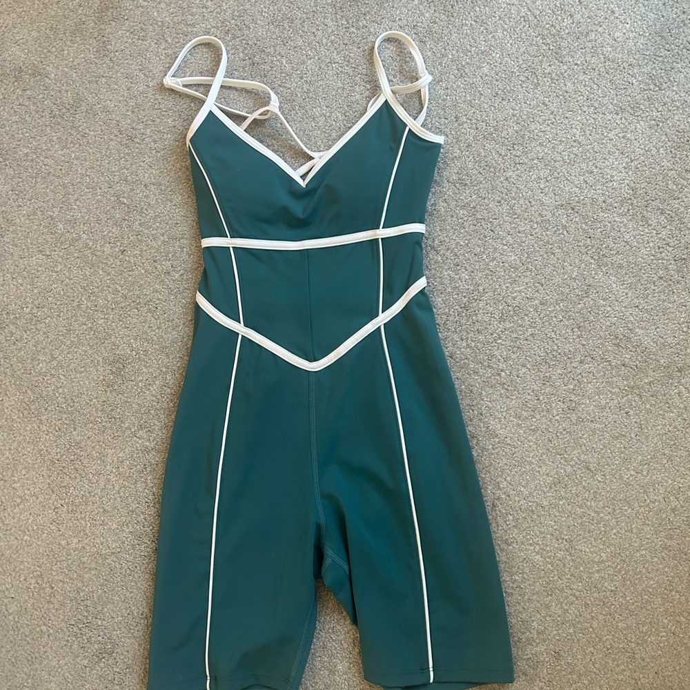 Yellow the Label breathe short onesie in body green - Picture 5 of 8